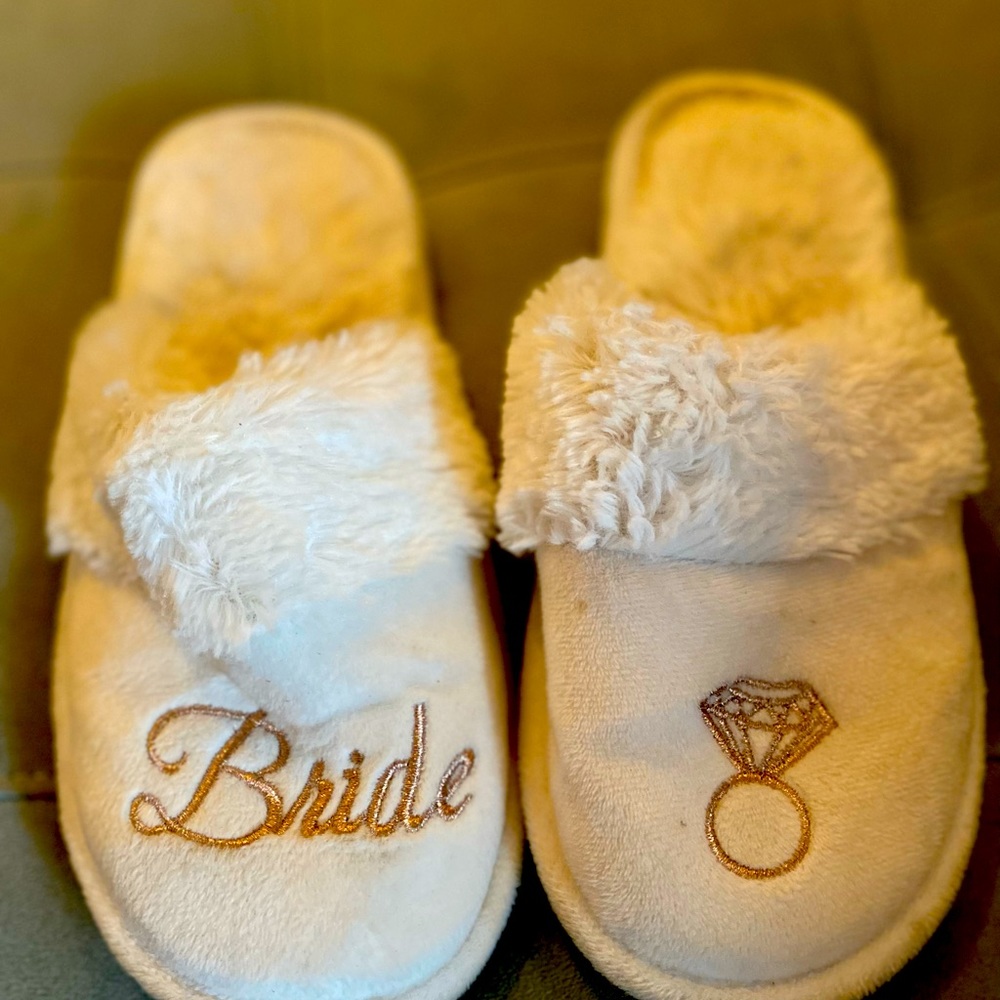 Futz size 9-10 bride slippers